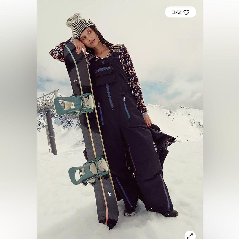 Free People Movement Care
FP On The Ascend Solid
Insulated Bib